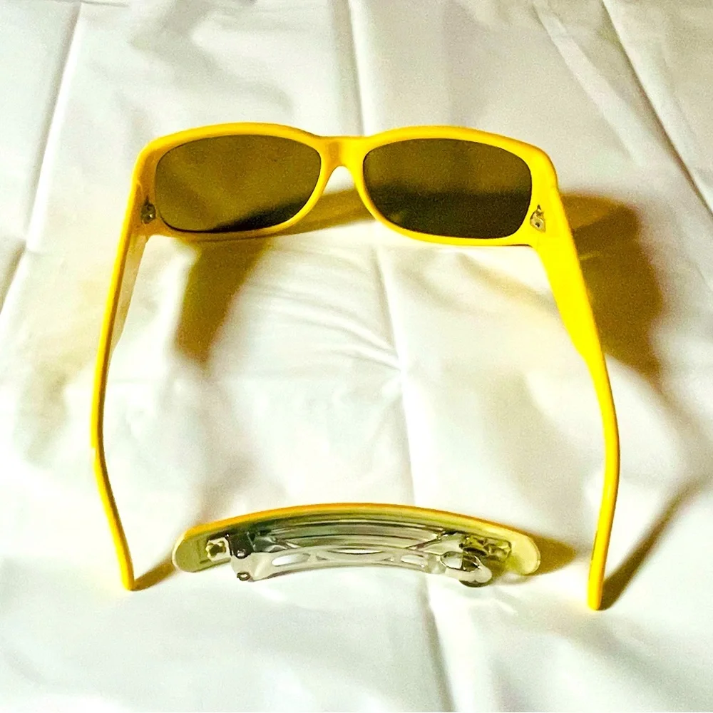 HANDMADE IN CHINA YELLOW SUNGLASSES+ A matching hair clip